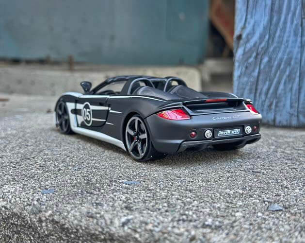 Hypercar Elegance - Jada’s Hyper-Spec Porsche Carrera GT